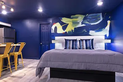 Image de Your Montrose Studios! Sleeps 24/12br/12ba/12pa\n