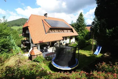 Image de Ferienhaus für 17 Gäste mit 400m² in Baiersbronn