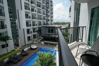 Image de Pool view 1 bdrm, High speed Wi-Fi near the beach
