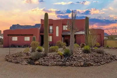 Image de Roadrunner Retreat: Superstition Views & Wildlife