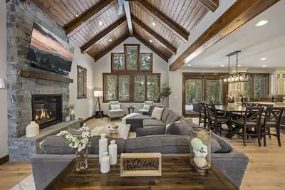 Image de Suncadia’s Best! Weekday Luxury – 3rd Nt Free • Limited Avail | Private Yard