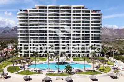 Image de Premier Playa Blanca Condo 1302:2 Br, 2ba, Beachfront, Amazing View, Hotel Services
