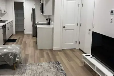 Image de Cozy 1 Bedroom Basement Suite