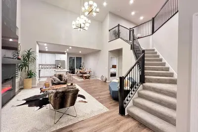 Image de Luxury condo in welcoming safe and warm neighborhood in Woodbury/Cottage Grove.