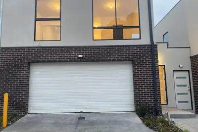 Image de Unfurnished-2 Story 3 Bedroom House- 30min to Melbourne international Airport