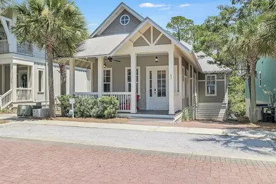 Image de “She’s the One”; fantastic Seacrest Beach home on nature trail, 4 adult bikes!