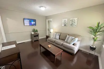 Image de Stay @ The Bungalow - Remodeled & 14 min. to Dt