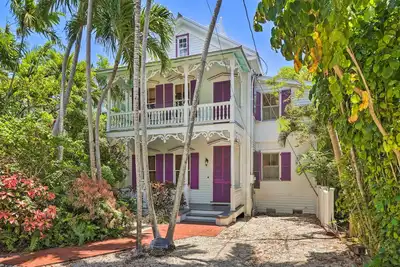 Image de Paradise on Von Phister, only a 5 min walk to the Beach!