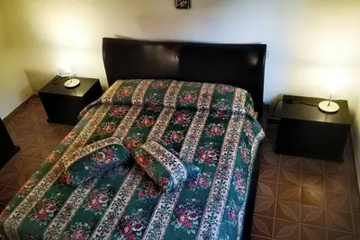 Image de Giankhouse spacious apartment 5 minutes from downtown and also from the sea, by car