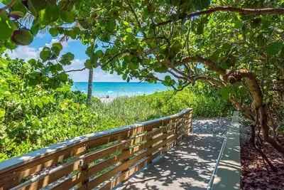 Image de Juno Beach Landings 3 | Bungalow on the Beach!