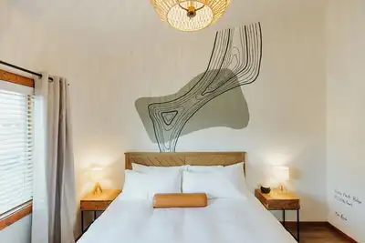 Image de One-Bedroom King Deluxe Suite with Full Kitchen and Washer/Dryer in the Heart of Kalispell, Mt