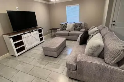 Image de 9020 3 Bed 2. 5 Bath Duplex