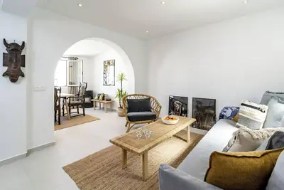 Image de San Pedro apartment with terrace by Costarentals - Ref M29