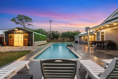 Image de The Rustic Resort - 2 Homes Next Door & Event Building! Sleeping for up to 30!