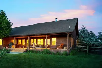 Image de Upscale, Hot Tub, Wildlife, Views!