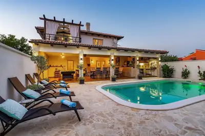 Image de Superbe maison à Zaton avec WiFi