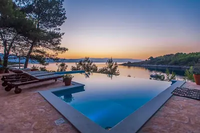 Image de Maison en bord de mer à Vrbanj