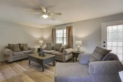 Image de Pet-Friendly Slocomb Vacation Rental w/ Sunroom!