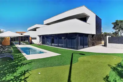 Image de Belle maison à Vir avec WiFi