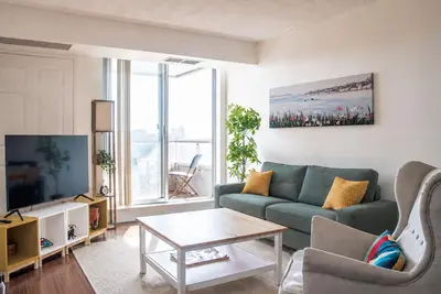 Image de Heart of North York, Homey 2 Bdr, 2 Bth Condo+Prkg