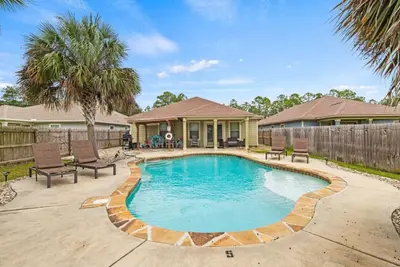 Image de Making Memories! Private Pool Home 3 Miles from the Beach! !