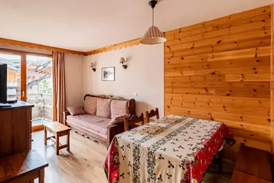 Image de 2-Zimmer-Wohnung im Zentrum von Orres 1800