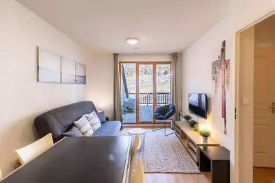 Image de Warme Wohnung mit Terrasse mit Blick auf Hänge