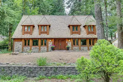Image de Mt. Hood Alpine Chalet w\/ hot tub, kid & dog friendly