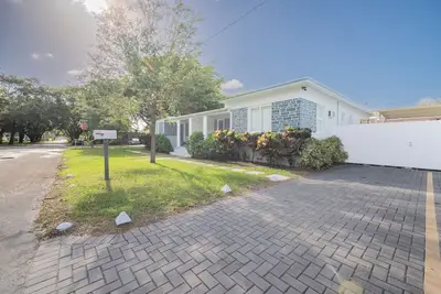 Image de Vacation in Style & Comfort! Hollywood Easy Living