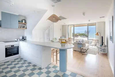 Image de Pearl Designer Beachfront Couples Retreat Semaphore Park