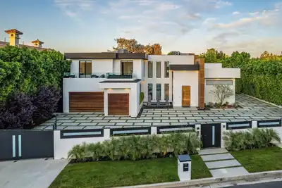 Image de Seamlessly Integrates Indoor and Outdoor Living