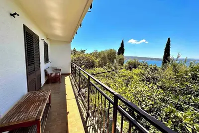 Image de Appartement de vacances avec trois chambres et vue sur la mer