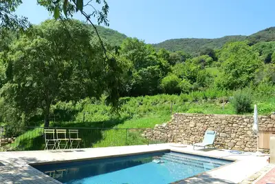 Image de Maison de vacances 'La Rectoría De Castellar' avec vue sur la montagne, piscine, jardin et Wi-Fi