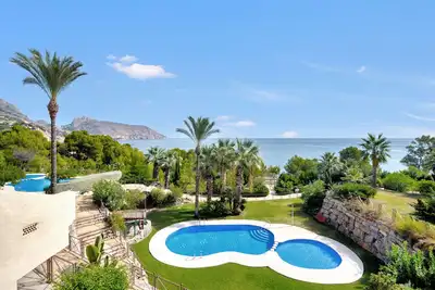 Image de Villa 'Bungalow Gadea' avec vue sur la mer, Wi-Fi et climatisation