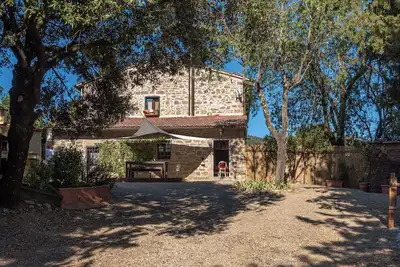 Image de Maison de vacances pour animaux 'Poggio Al Mandorlo' avec jardin, bain Ă remous et Wi-Fi