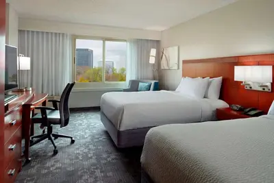 Image de 2 Kid-friendly Accommodations Close to Atlanta Botanical Garden! W/ Pool Access!