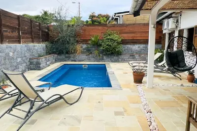 Image de Case Noalys, 3 chambres climatisées, piscine chauffée, Saint Gilles les Bains