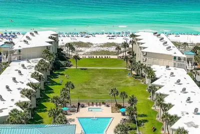 Image de 3br Beach Condo at Boutique Resort with Scenic Views and Gulf-Side Pool Sleeps 8