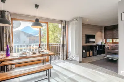Image de Appartement rénové 3 pièces avec balcons, proche pistes et centre de Morzine