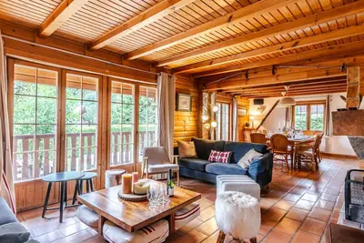 Image de Chalet de standing à Morzine avec jacuzzi, sauna et espace jeux, à proximité des pistes