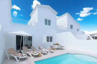 Image de Casa Lolalo Modern Villa on two Floors With Pool, 15min Walk to Marina Rubicón