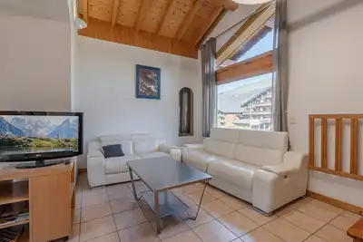 Image de 3 pièces à Morzine, centre, proche pistes, 3*, WiFi, balcon, parking, jacuzzi, animaux Ok, 6 pers