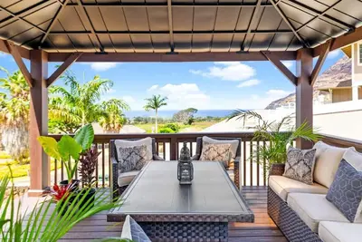 Image de Ocean View Masterpiece | Mountain & Ocean Views