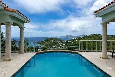 Image de Bananaquit Villa: Amazing Views! Large Pool! Full Ac!