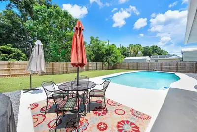 Image de 4\/2 pool home. Close to Cocoa Village, Usssa, Kennedy Space Center, Cocoa Beach