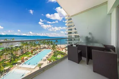 Image de Oceanview 3br Apt with Beach Access - Pool - Gym