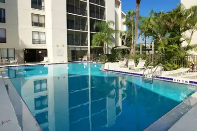 Image de E63 - 2Bd/2b - Directly on Siesta Key Intracoastal, Free Trolley To Beach!