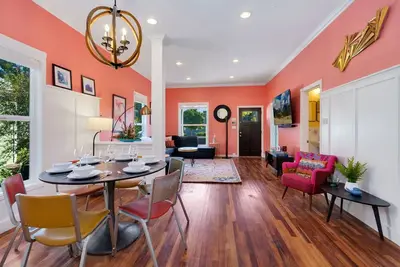 Image de The Magnolia House in Old Town - Private Hot Tub
