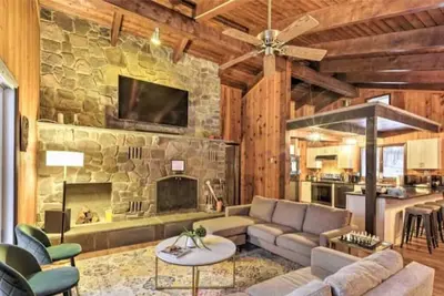 Image de Modern Swiss Ski Chalet with Tennis Court, Outdoor pit and multiple fireplaces