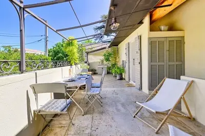 Image de Appartement de charme classé 4*, Climatisé, Terrasse privée, centre Aix, parking